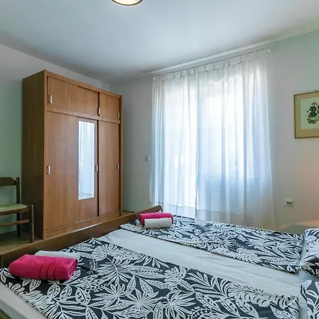 Lovely In With Kitchen Apartment Rovinjsko Selo