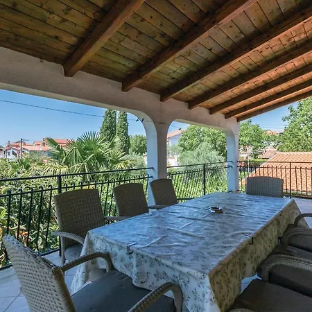 Lovely In With Kitchen Apartment *